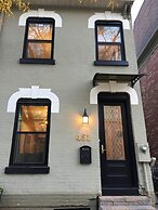 Beautiful 4BR Downtown House, Sleeps 10