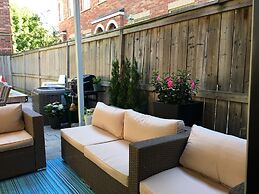 Beautiful 4BR Downtown House, Sleeps 10