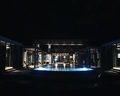 99 Surf Lodge