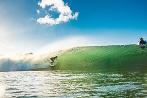 99 Surf Lodge