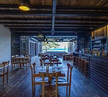 99 Surf Lodge