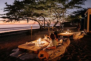 99 Surf Lodge