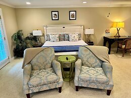 The B & B at Queenslake