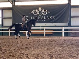 The B & B at Queenslake