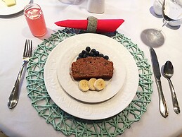 The B & B at Queenslake