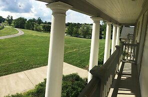 The B & B at Queenslake