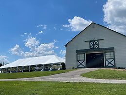 The B & B at Queenslake
