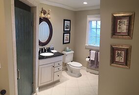 The B & B at Queenslake