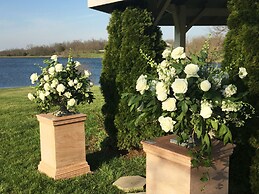 The B & B at Queenslake