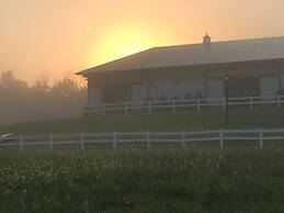 The B & B at Queenslake