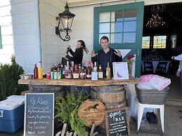 The B & B at Queenslake