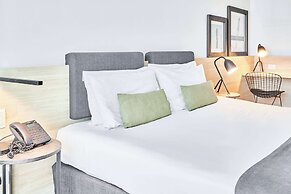 Dazzler by Wyndham Rosario