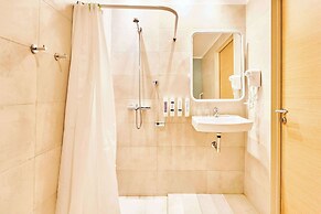 Dazzler by Wyndham Rosario