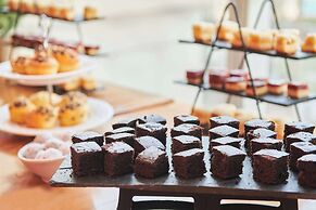 Dazzler by Wyndham Rosario