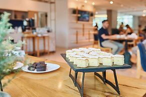 Dazzler by Wyndham Rosario