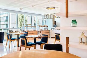 Dazzler by Wyndham Rosario