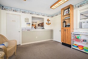 Ludington Pier House