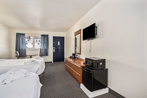 Ludington Pier House