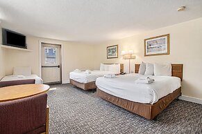 Ludington Pier House