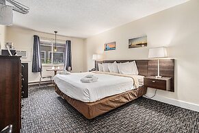 Ludington Pier House