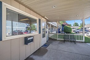 Ludington Pier House