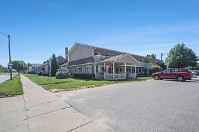 Ludington Pier House