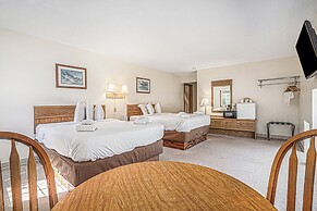 Ludington Pier House