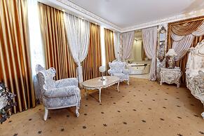 Boutique Hotel Monarch