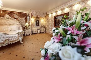Boutique Hotel Monarch