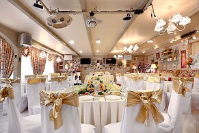 Boutique Hotel Monarch