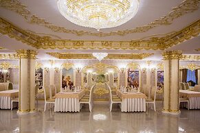Boutique Hotel Monarch
