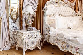Boutique Hotel Monarch