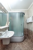 Boutique Hotel Monarch