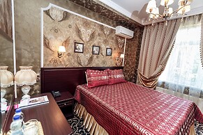 Boutique Hotel Monarch