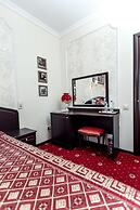 Boutique Hotel Monarch