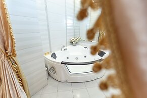 Boutique Hotel Monarch