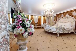 Boutique Hotel Monarch