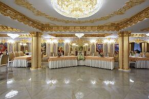 Boutique Hotel Monarch