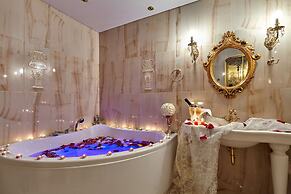 Boutique Hotel Monarch