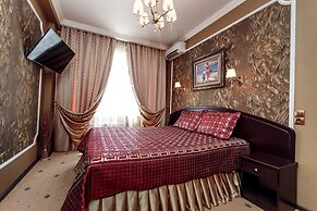 Boutique Hotel Monarch