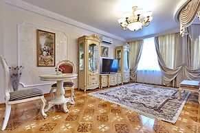 Boutique Hotel Monarch
