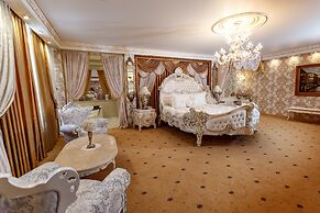 Boutique Hotel Monarch