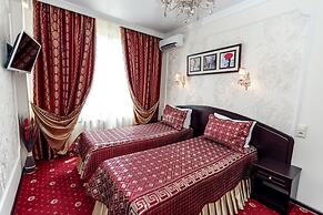 Boutique Hotel Monarch
