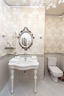 Boutique Hotel Monarch