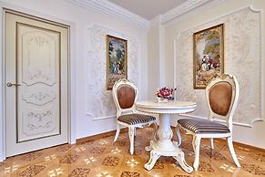 Boutique Hotel Monarch