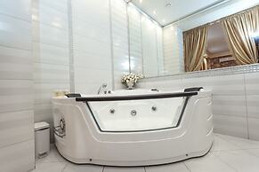 Boutique Hotel Monarch