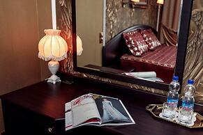 Boutique Hotel Monarch