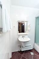 Boutique Hotel Monarch