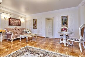 Boutique Hotel Monarch
