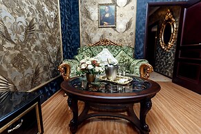 Boutique Hotel Monarch
